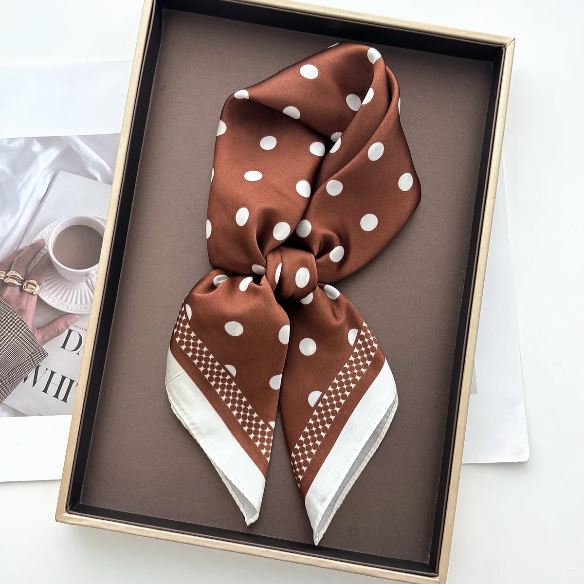 Scarf Silk Square - Foulard carré élégant en satin doux