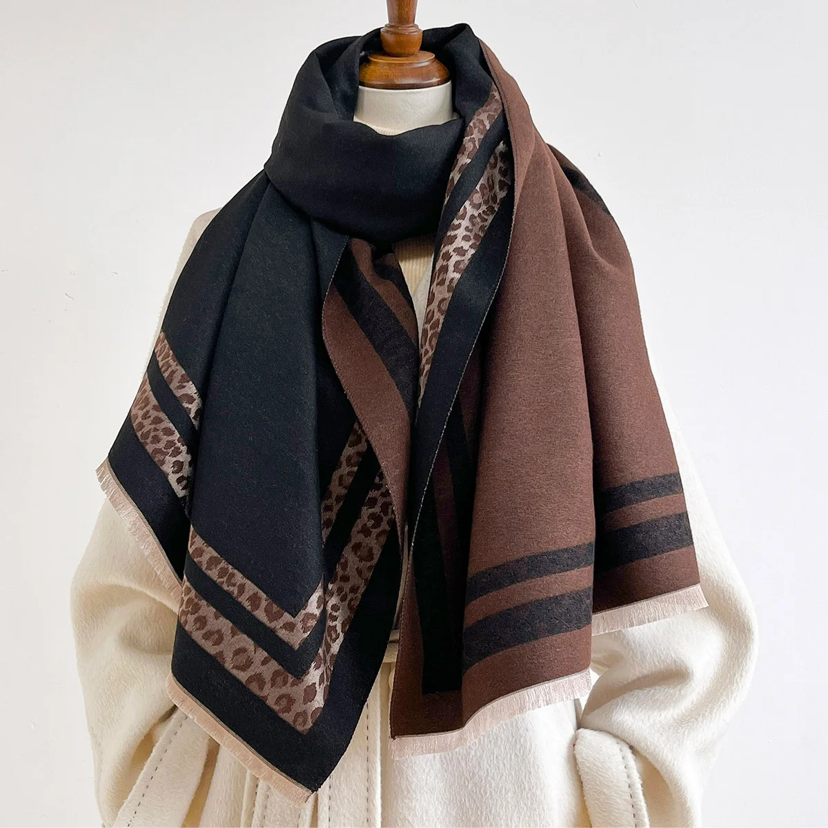 Châle d’hiver réversible, chau - Woven Scarf Blanket avis et prix