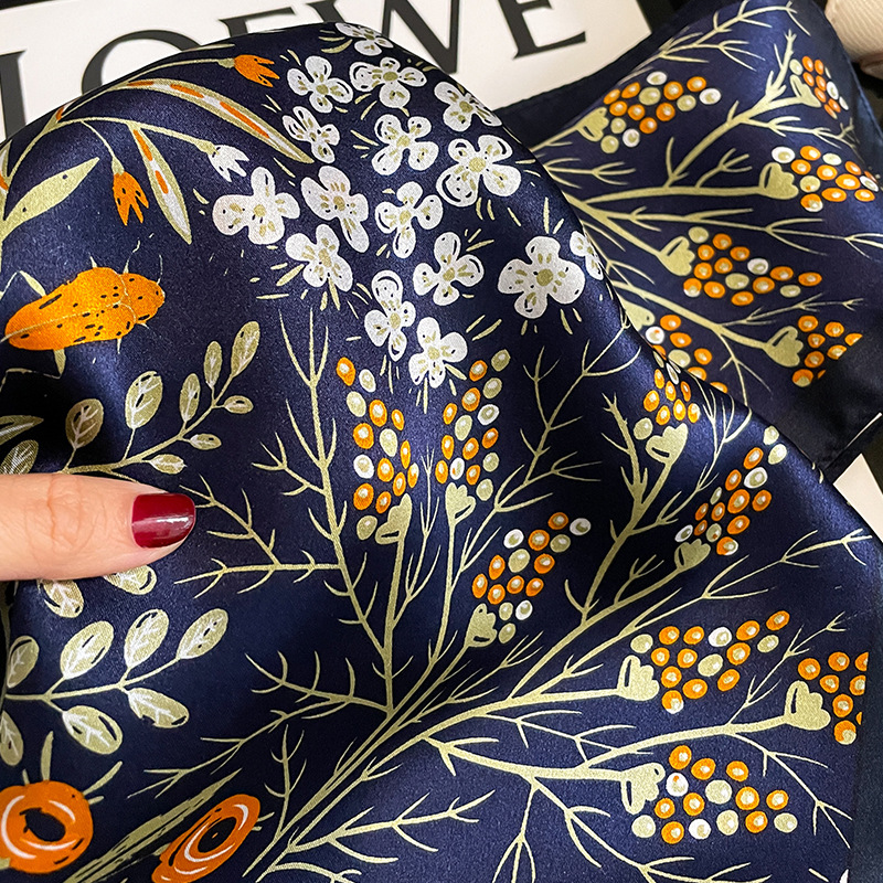 Nouvelle Collection 2026 – Fou - Scarf Silk Square avis et prix