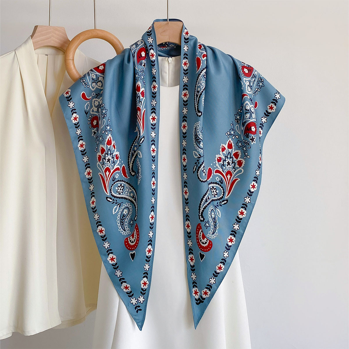 Nouveau Foulard Triangle en Sa - Face Scarf Mask avis et prix